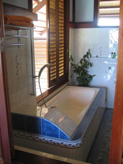 One of the beautiful chalet bathrooms on Kapalai