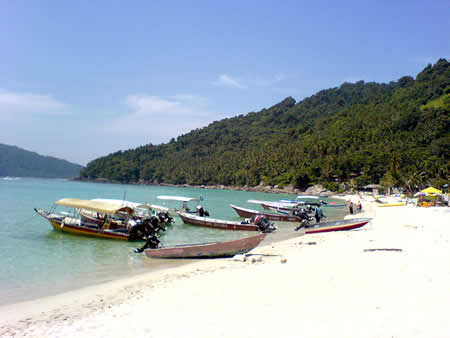 Perhentian Islands Malaysia - Dive boats on the beach