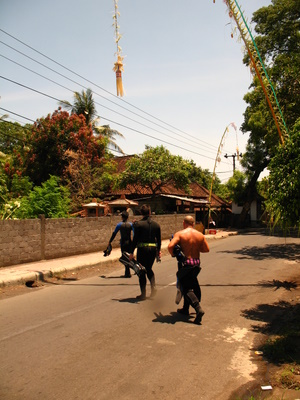 Walking To The Dive - thanks Kerri for the pic!