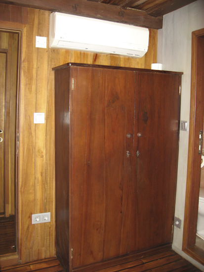 Tambora Liveaboard Double Cabin Wardrobe