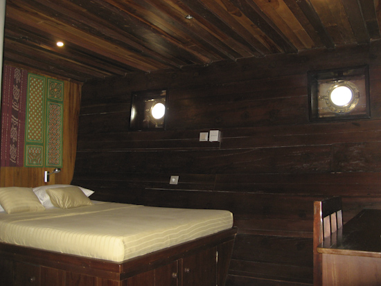 Tambora Liveaboard Double Cabin Bed and Desk